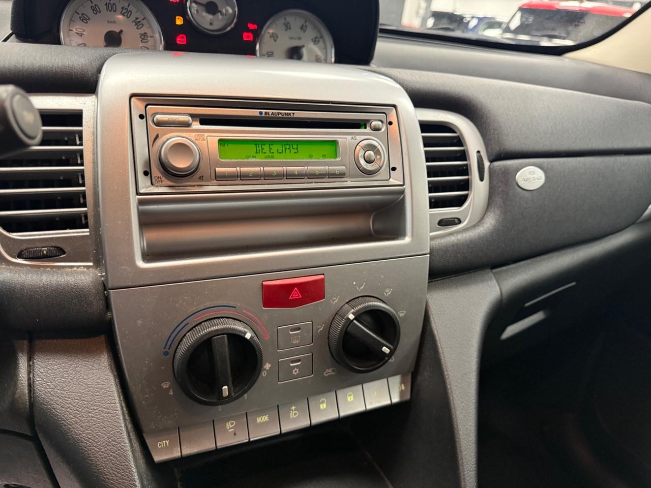 Lancia Ypsilon 1.4 Oro Ecochic GPL