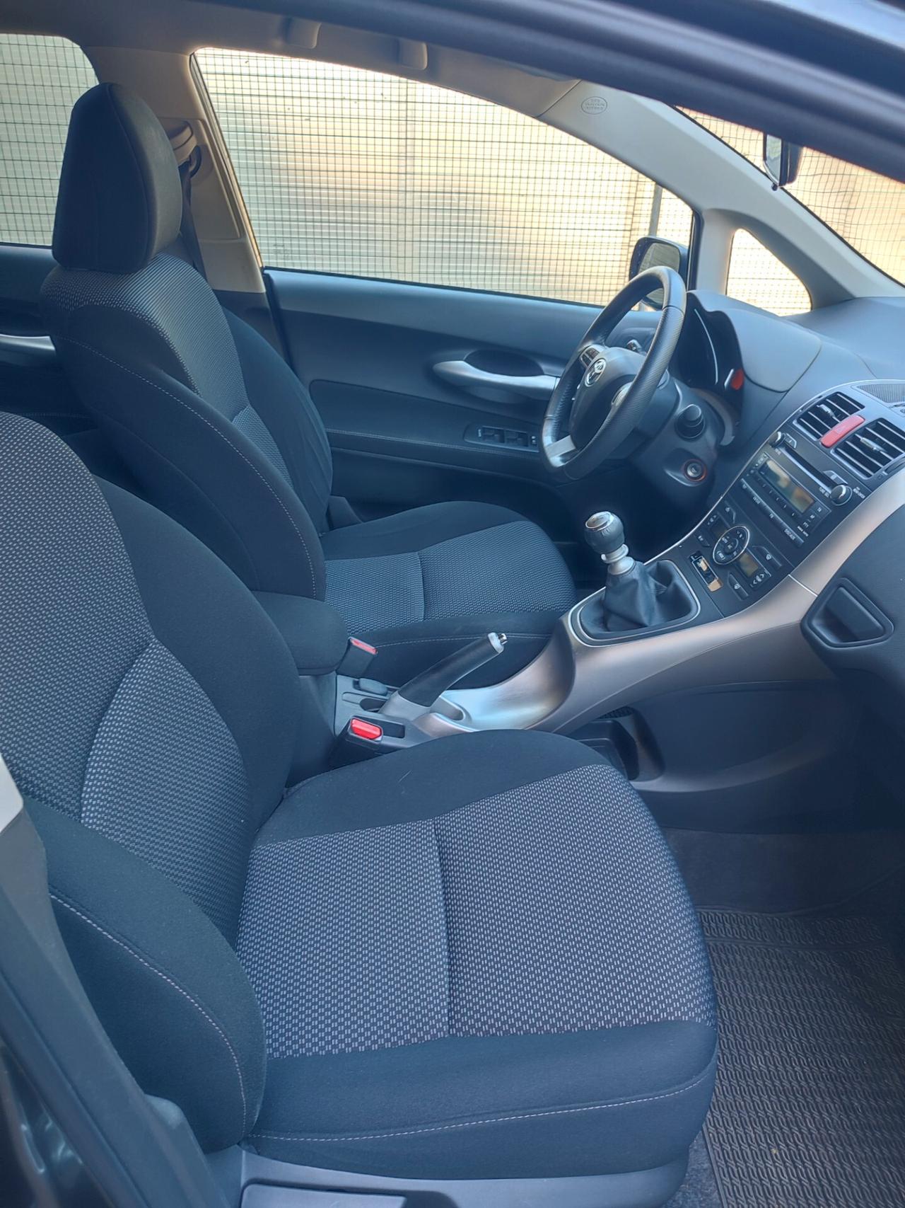 TOYOTA AURIS 1.6BENZINA POCHI KM COME NUOVA STUPENDA