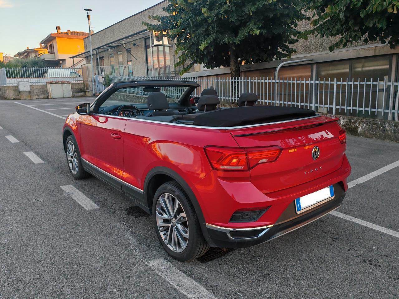 Volkswagen T-Roc Cabriolet incidentata