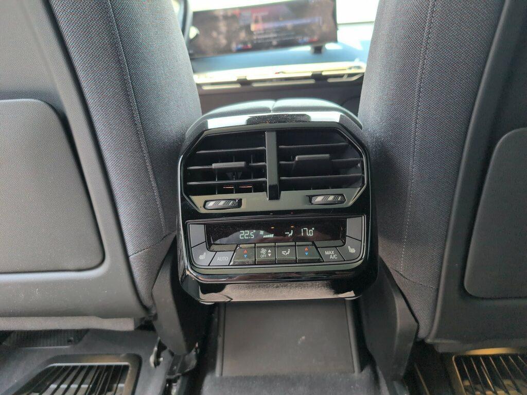 BMW iX 40 pacchetto sportivo xDrive