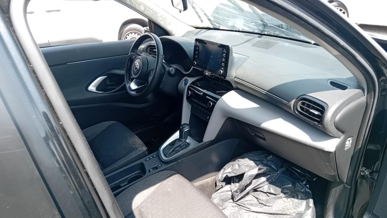Toyota Yaris Cross 1.5 Hybrid 5p. E-CVT Active SINISTRATA