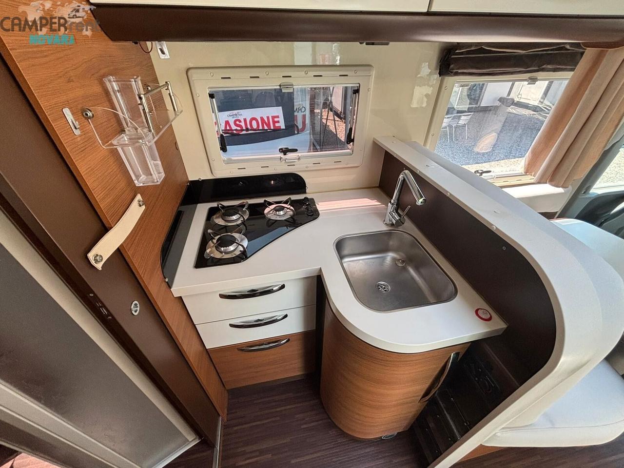 ELNAGH MAGNUM 81G - motorhome con letto nautico in coda e maxi garage