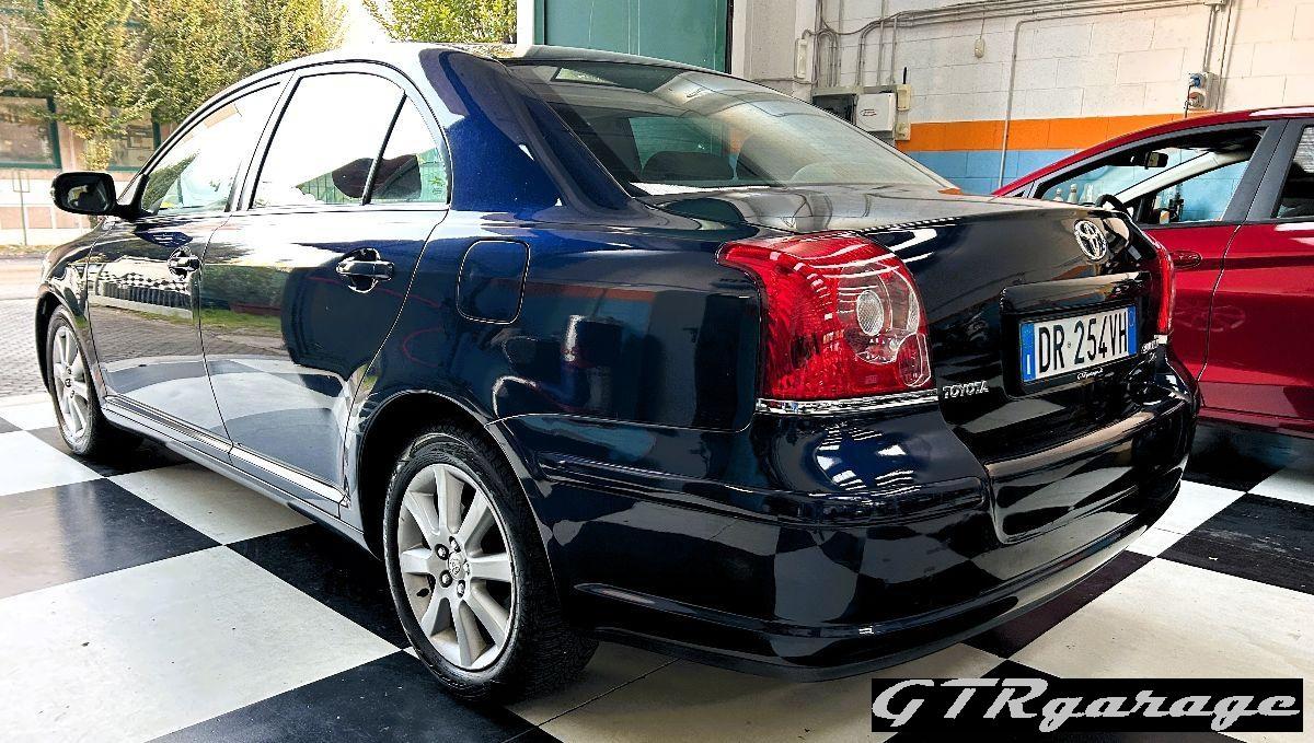 TOYOTA - Avensis - 2.0 D-4D 16V