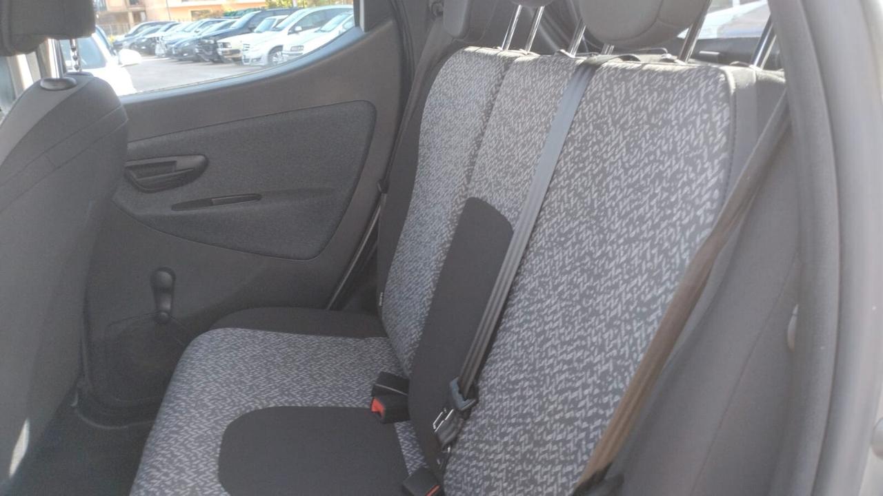 Lancia Ypsilon 1.2 69 CV 5 porte GPL Alberta Ferretti