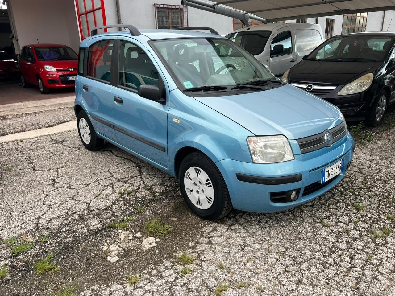 FIAT PANDA 1.2 BENZINA ANNO 2004 X NEOPATENTATI