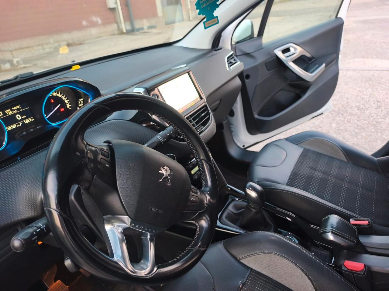 Peugeot 2008. 2017---1.6 Diesel