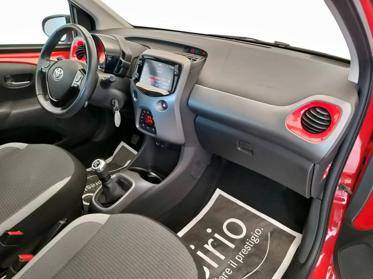 TOYOTA Aygo II 2018 5p - Aygo 5p 1.0 x-play 72cv