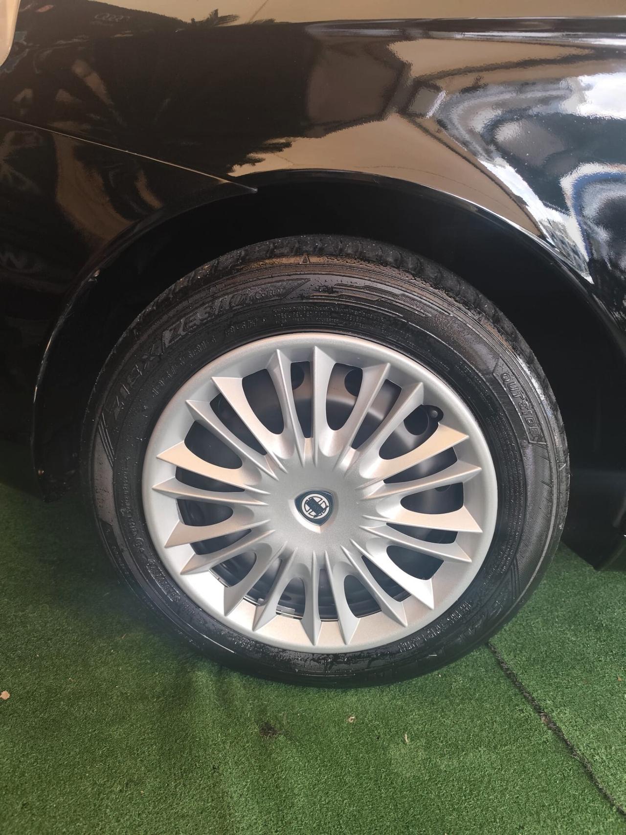 Lancia Ypsilon 1.2 benzina
