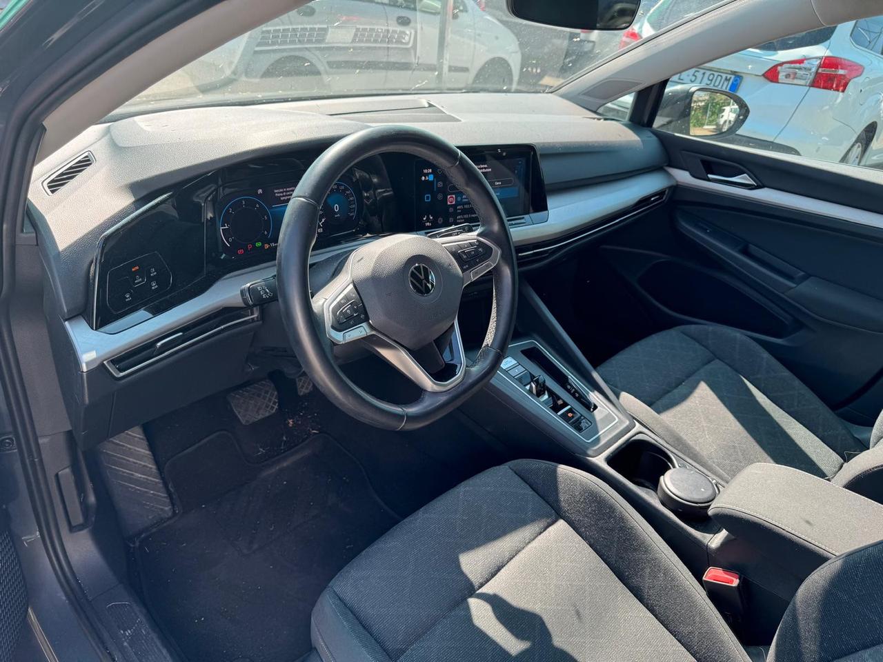 VOLKSWAGEN Golf VIII 2020 - Golf 2.0 tdi scr Life 150cv dsg
