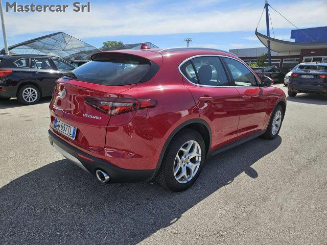 ALFA ROMEO Stelvio Stelvio 2.2 RESTYLING Business Q4 190cv - GD037TL