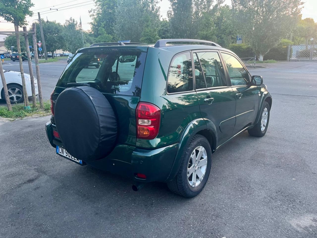 Toyota RAV 4 RAV4 2.0 Tdi D-4D cat 5 porte Sol