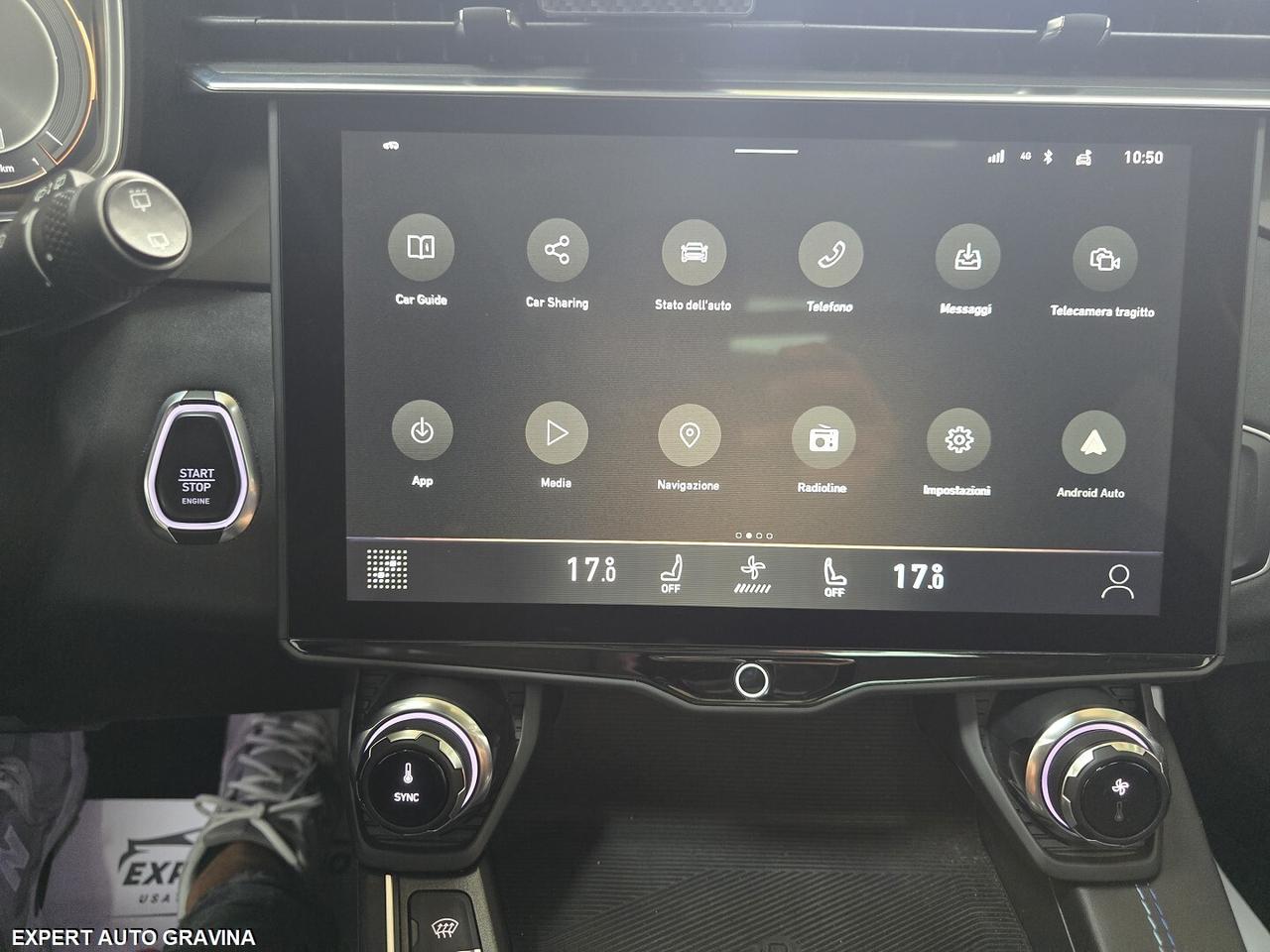 LYNK & CO 01 PLUG-IN **TOTAL BLACK**