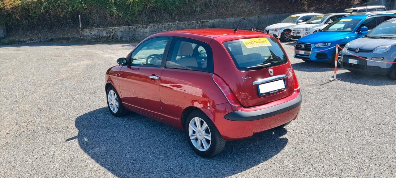 Lancia Ypsilon 1.3 Mjt 16V Argento-Ok Neopatentati