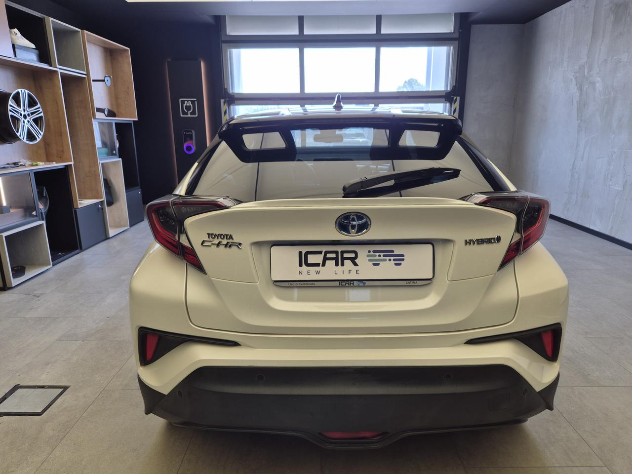 TOYOTA C-HR I - C-HR 1.8h Lounge 2wd e-cvt my18