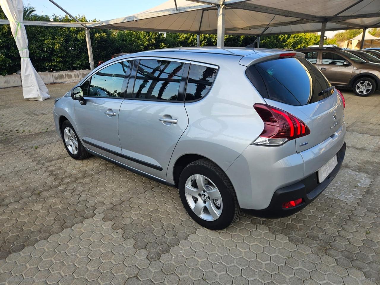 PEUGEOT 3008 BlueHDi 120 S&S Allure