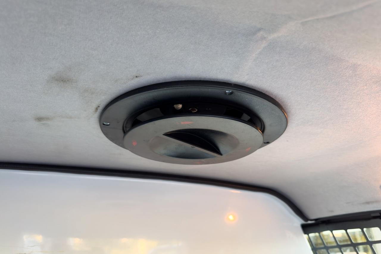 FIAT PANDA VAN 2 POSTI - ventilazione interna vano carico TARGA GB867TT