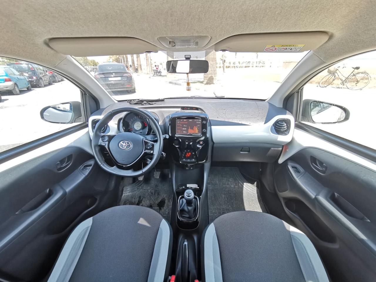 Toyota Aygo 1.0 VVT-i 69 CV 5 porte x-cool 10/2014