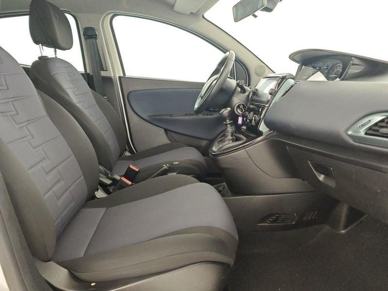 Lancia Ypsilon 1.0 FireFly 5 porte S&S Hybryd Gold