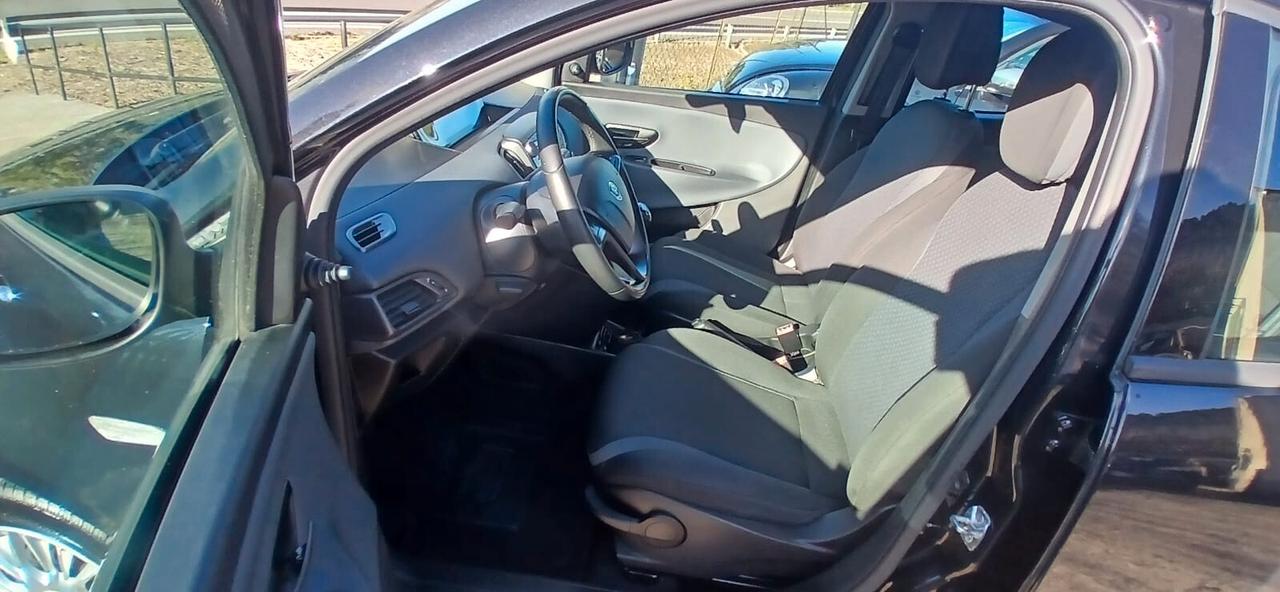 Lancia Ypsilon 1.2 69 CV GPL Gold - 2016