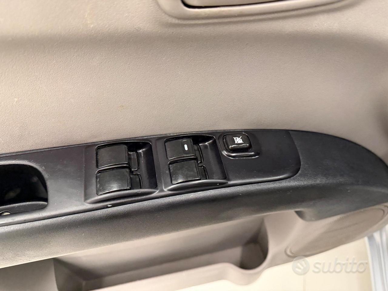 Mitsubishi L200 2.5d136CV DoubleCab iva esposta 4W