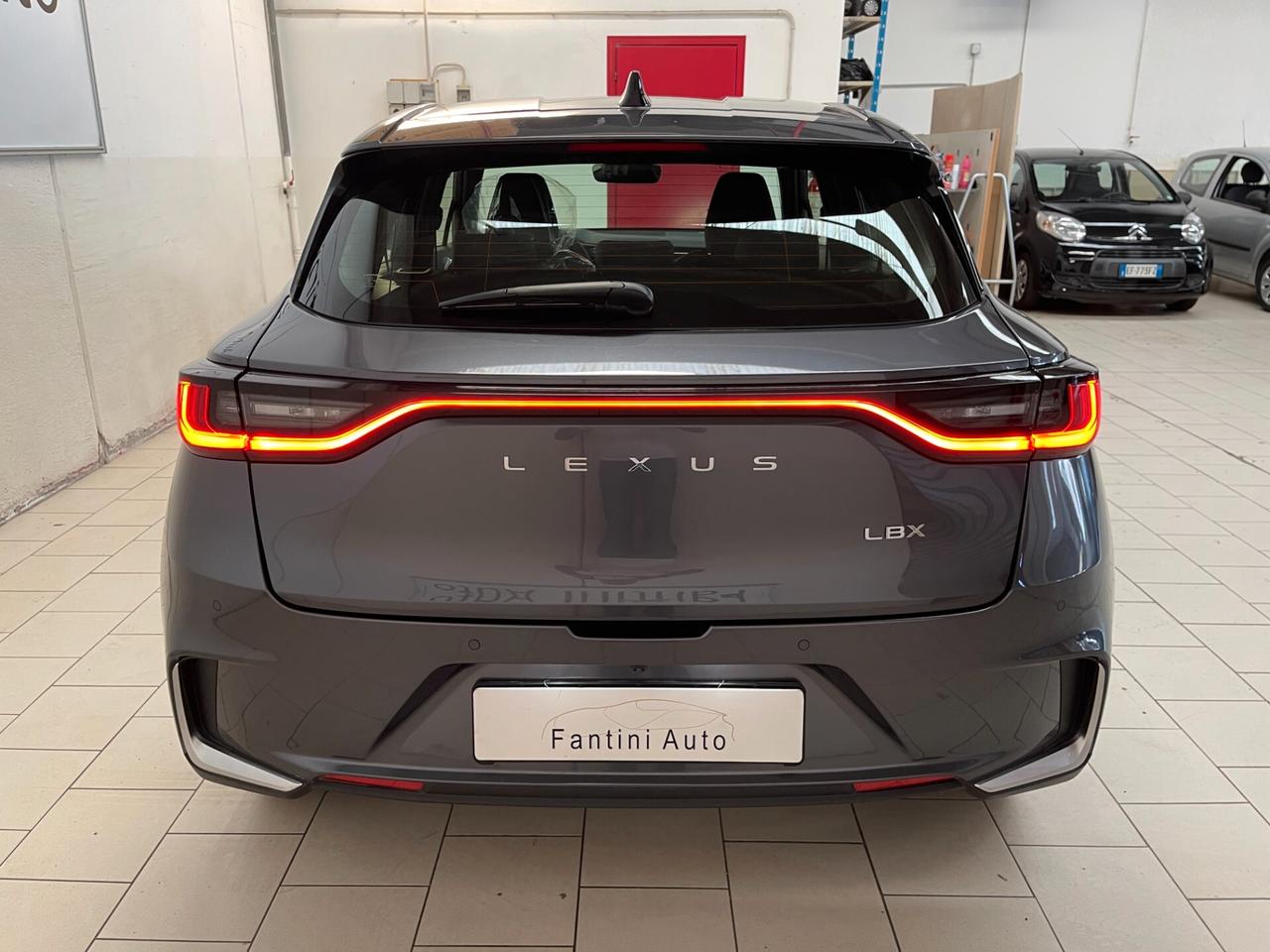 Lexus LBX Elegant hybrid 1.5 2wd e-cvt-Ok Neopat-LEGGI SOTTO