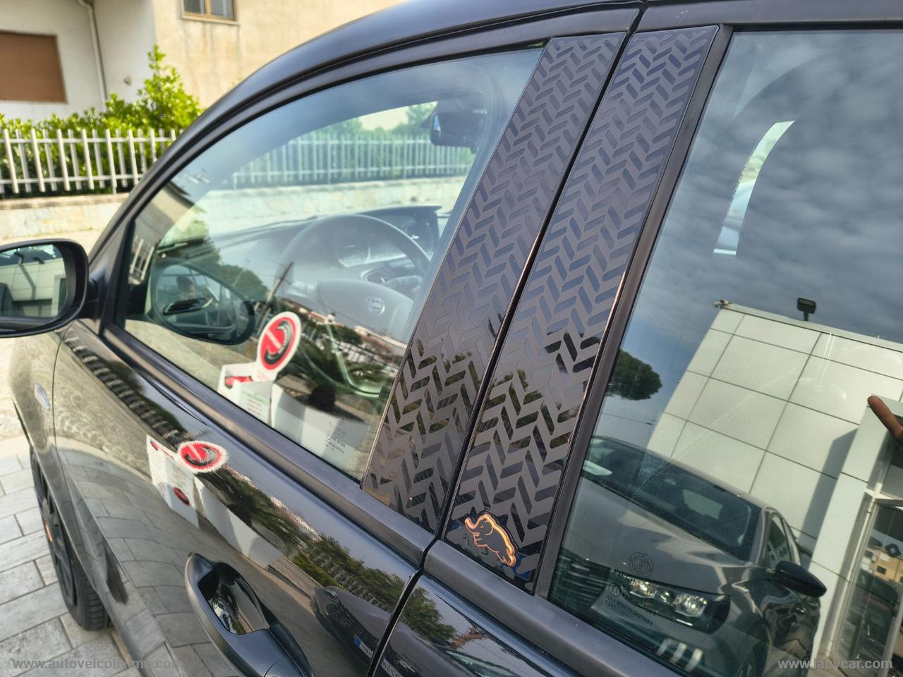 LANCIA Ypsilon 1.2 69 CV 5p. GPL Ecochic BLACK&NOIR