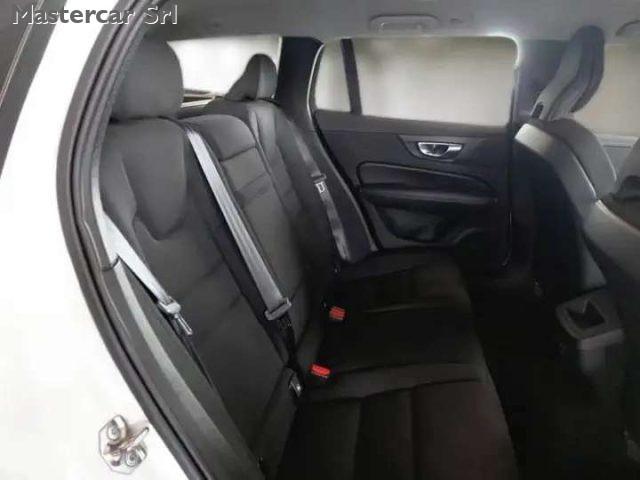 VOLVO V60 V60 2.0 b4 Momentum Business Pro auto - GG115ZL