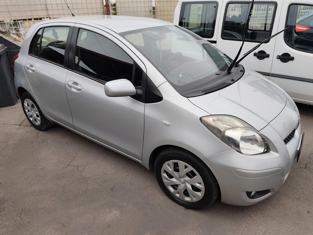 Toyota Yaris 1.4 DIESEL D-4D 90cv Sol