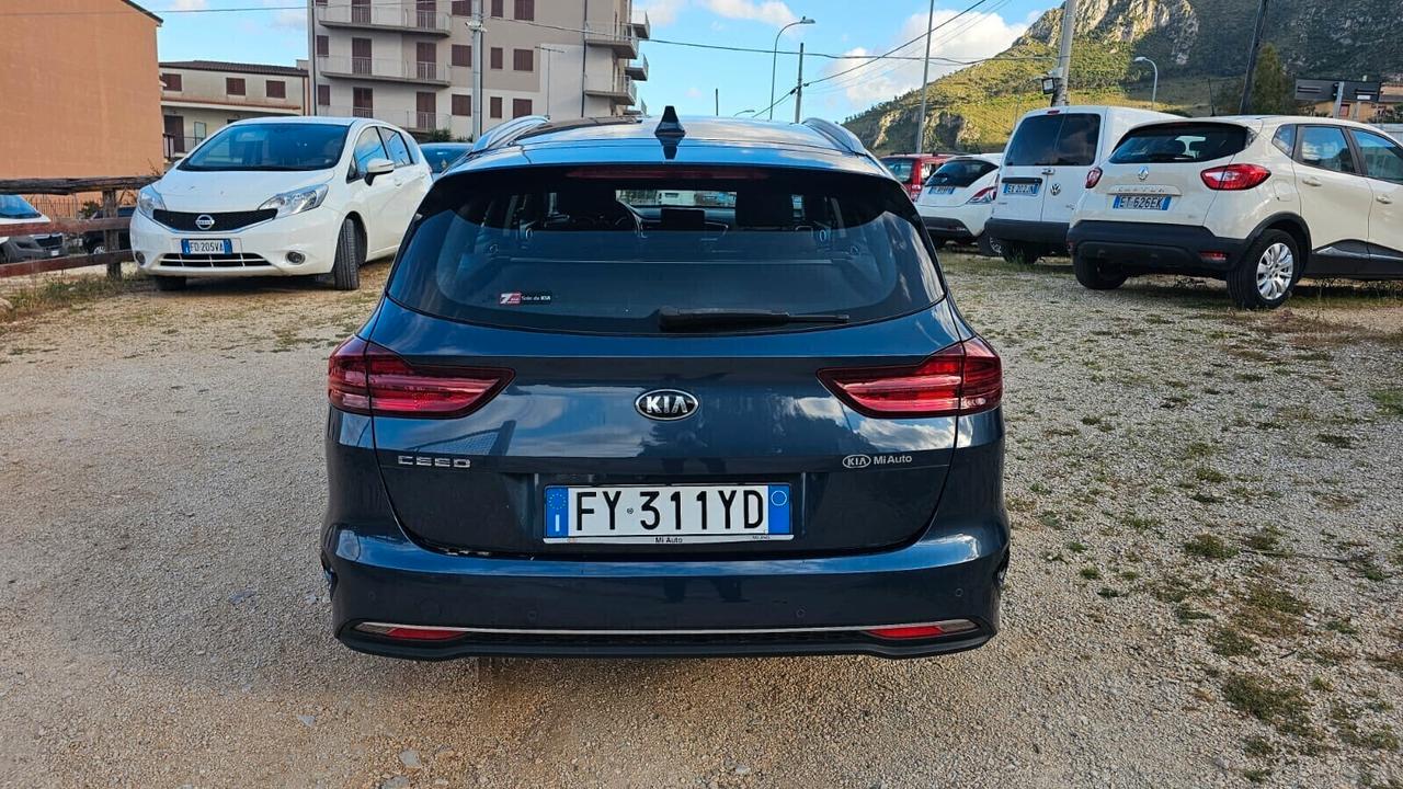 KIA CEED SW 1.6 CRDI 115 CV 2019 ECO BUSINESS CLASS DCT SW (AUTOCARRO) BLUE MET € 8.900,00