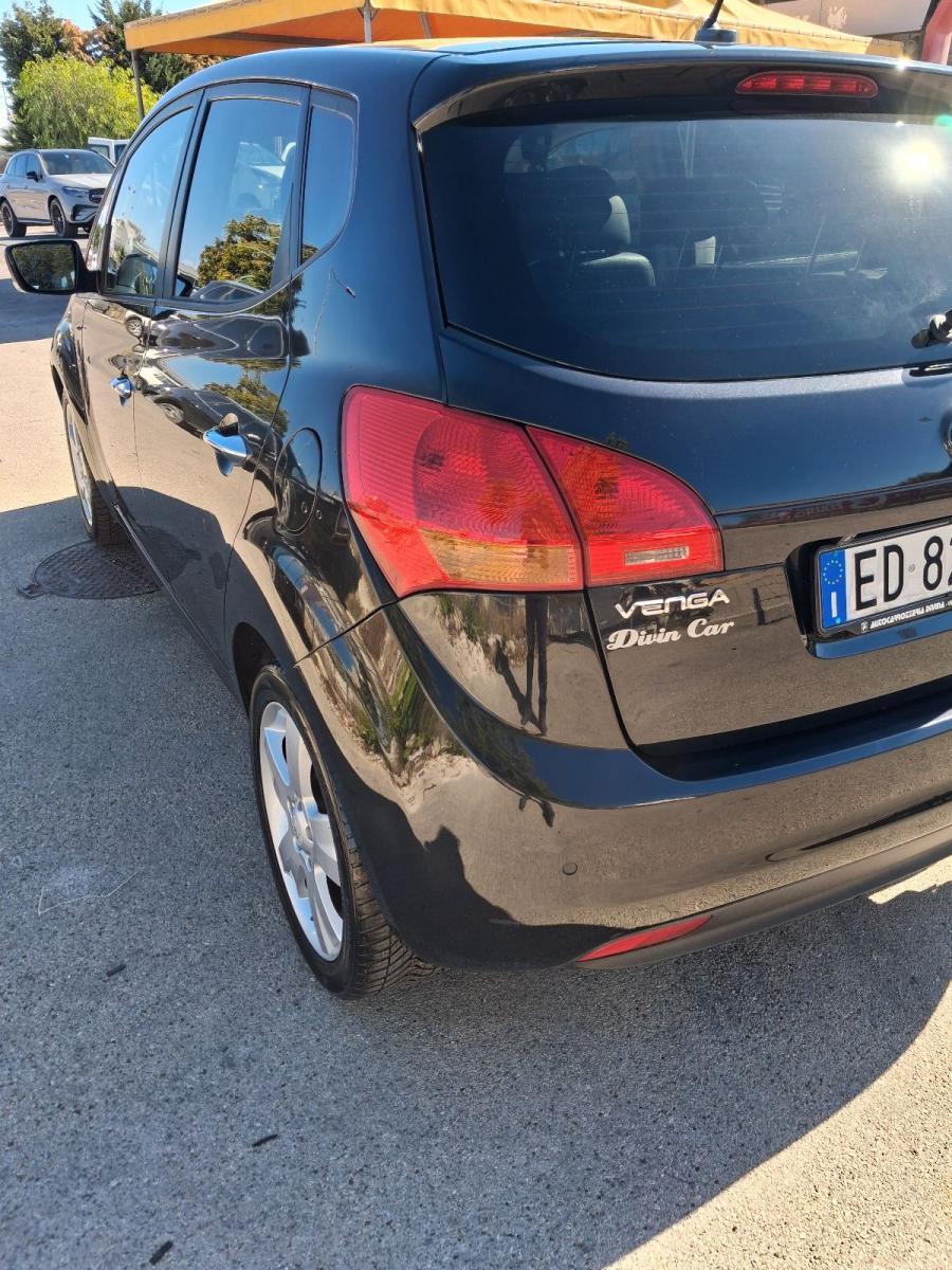 KIA - Venga - 1.6 CRDi VGT TX