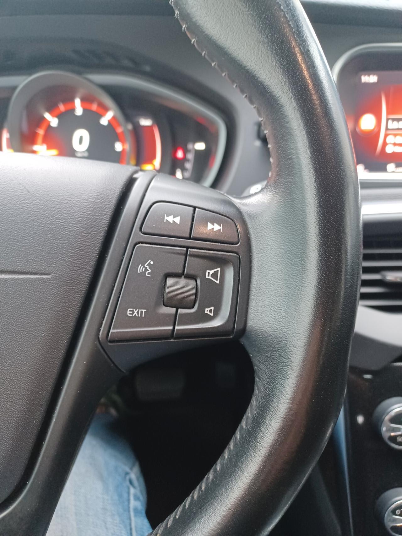 Volvo V40 D3 Geartronic Momentum ANNO 2017