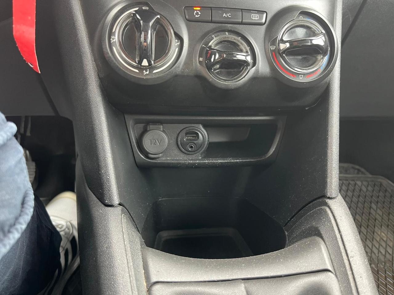 Peugeot 208 1.4HDI FULL NEOPATENTATI 2014