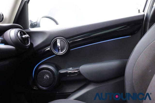 MINI Cooper 1.5 COOPER CAMDEN 5PORTE AUTOMATICA TETTO PANORAMA