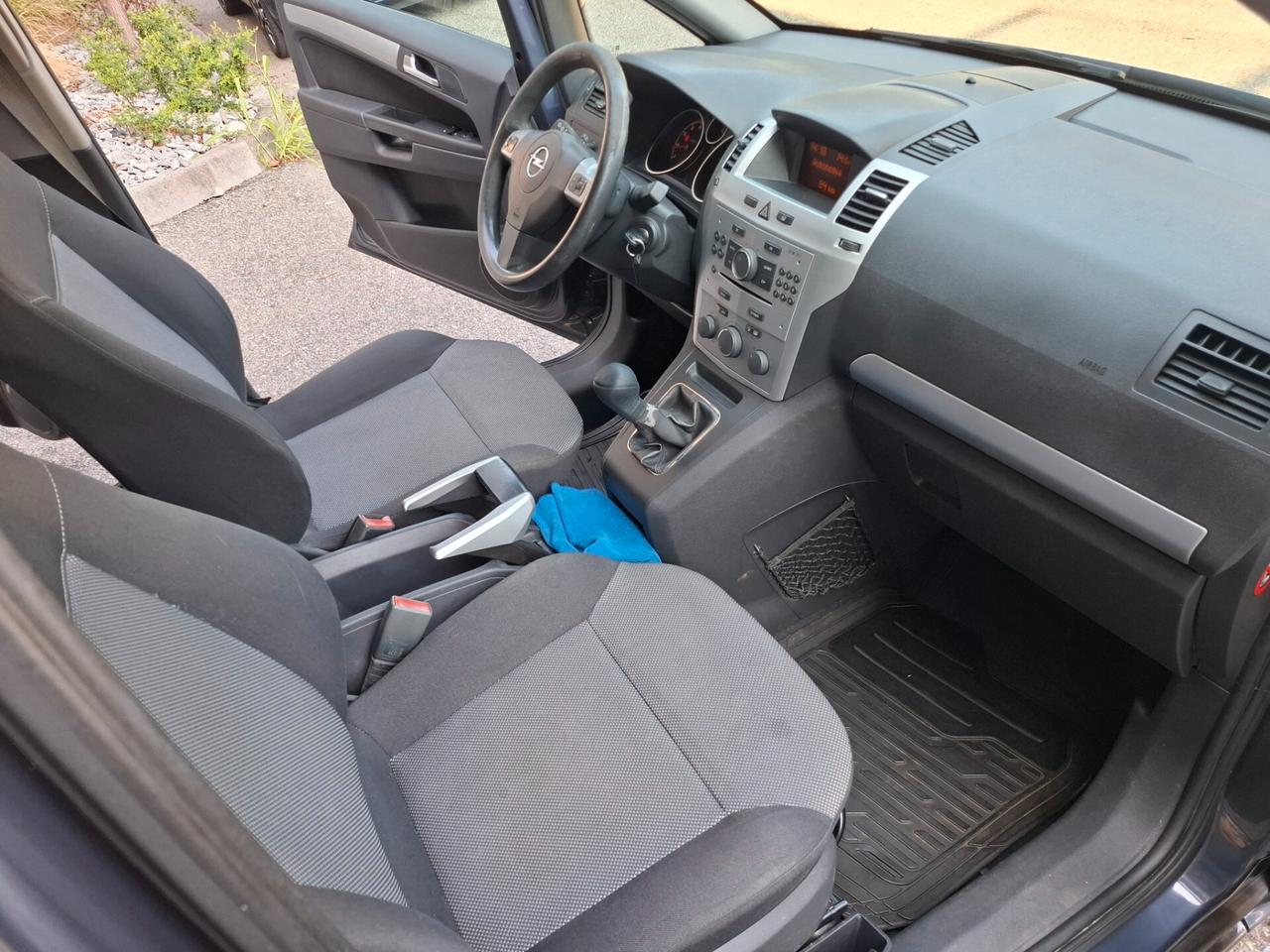 Opel Zafira 1.6 16V VVT Cosmo