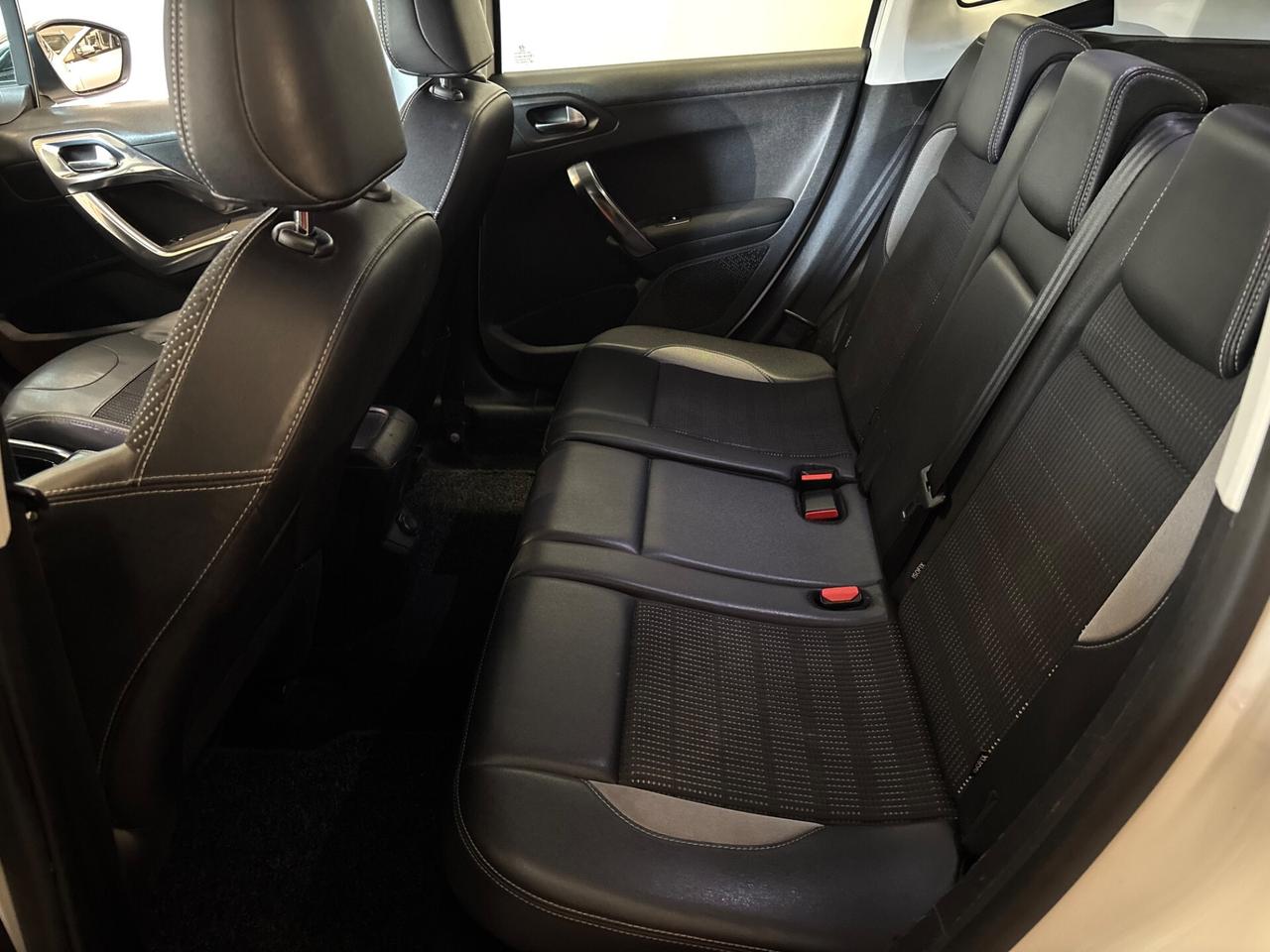 Peugeot 2008 1.6 HDi Urban Cross |OK NEOPATENTATI |