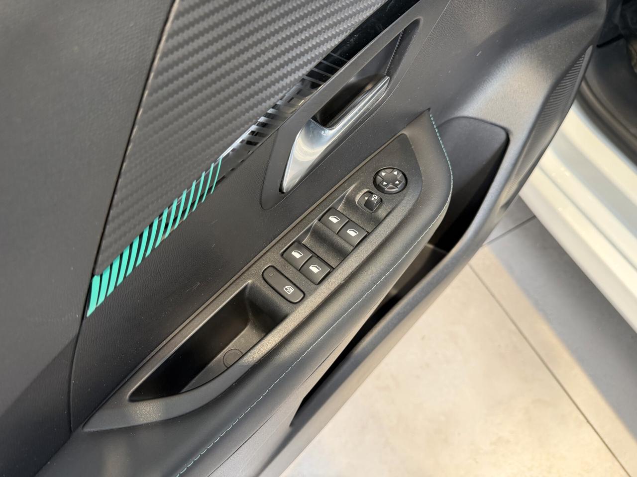 Peugeot 208 PureTech 100 Stop&Start EAT8 5 porte Allure