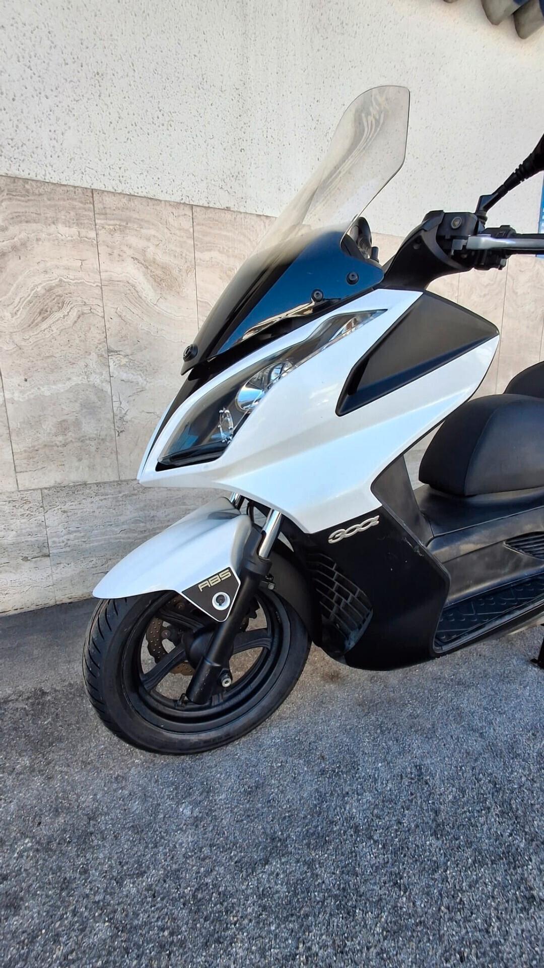 Kymco Downtown 300i ABS
