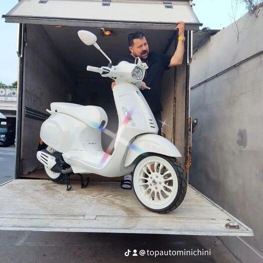 Piaggio Vespa 50 Sprint edizione limitata Justin Bieber