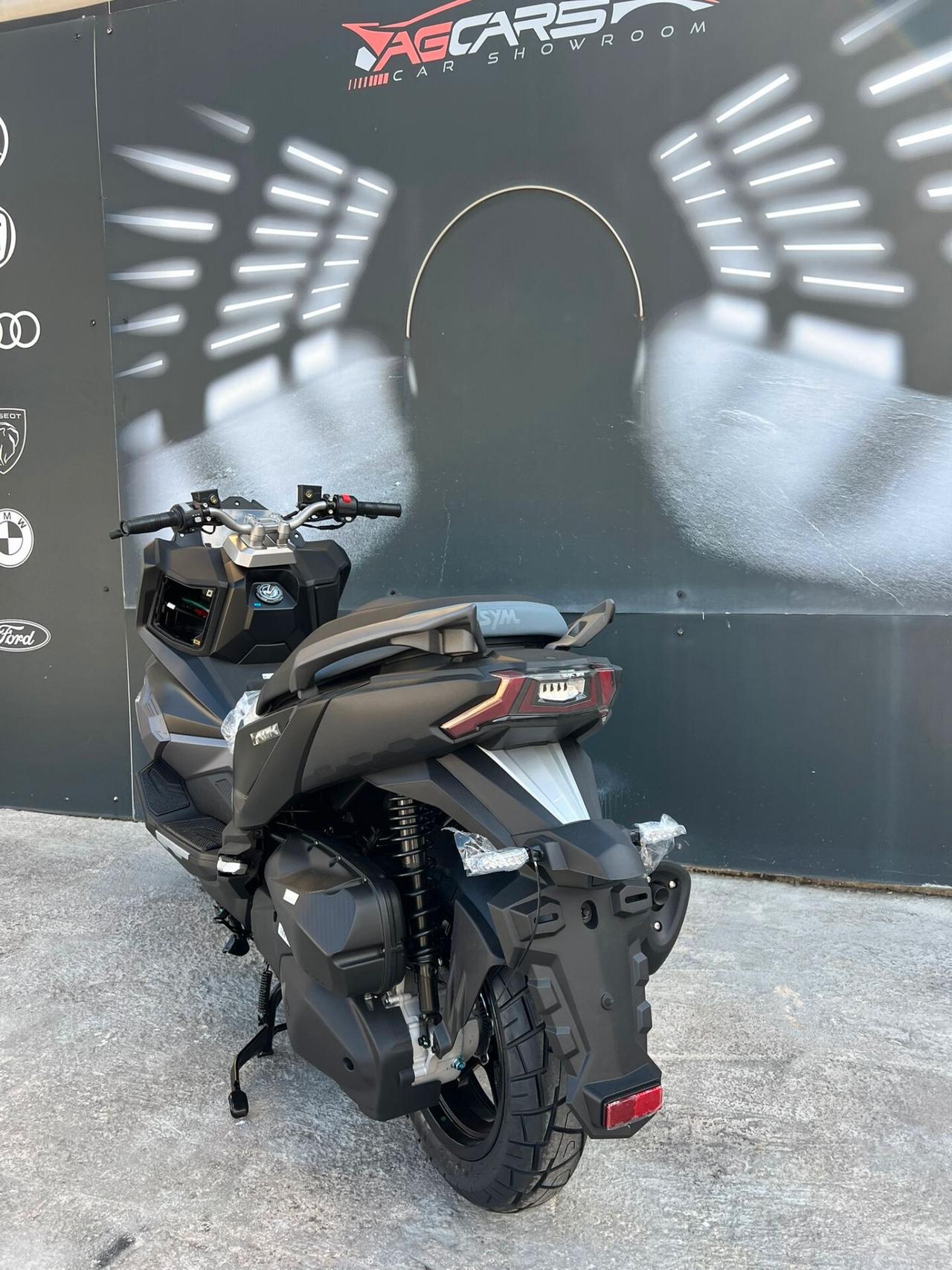 Sym ADX 300