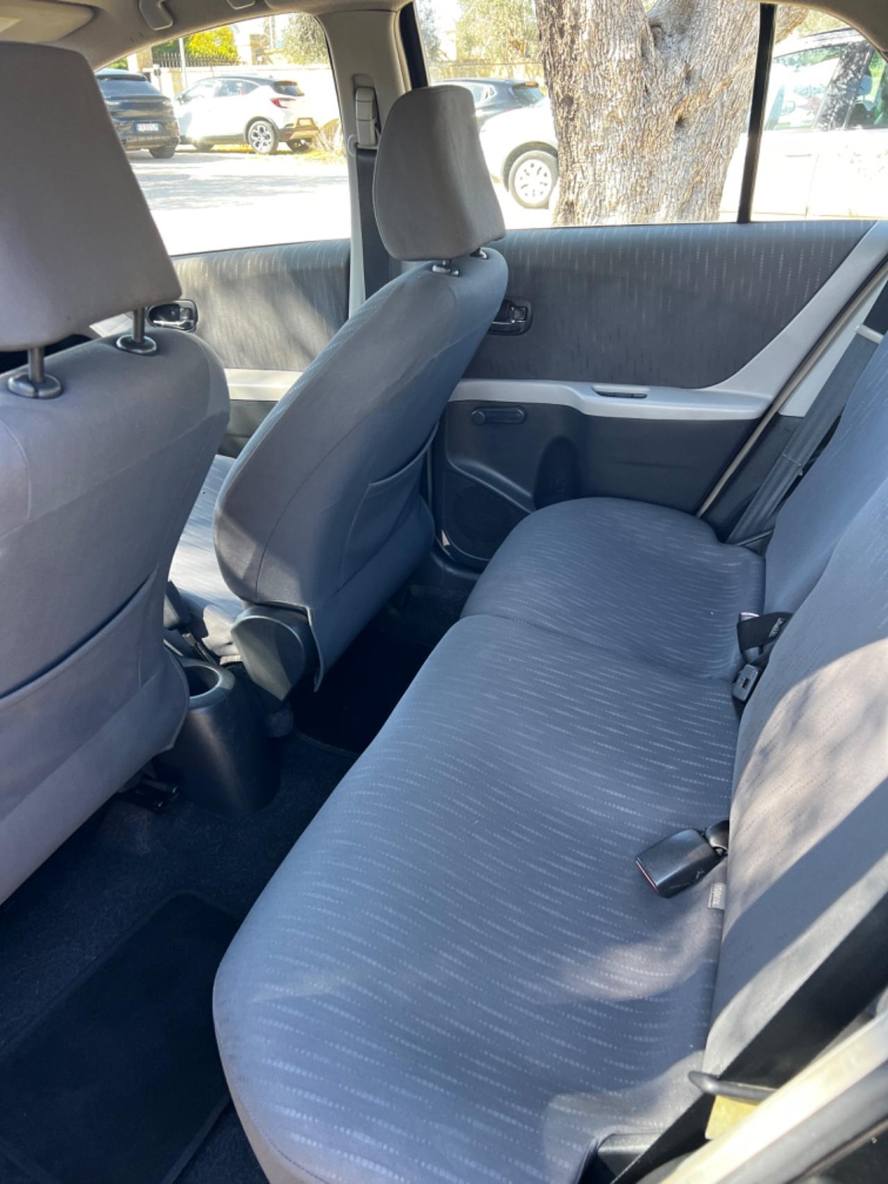 Toyota Yaris 1.4 D-4D DPF 5 porte Sol in ottimoo stato!!