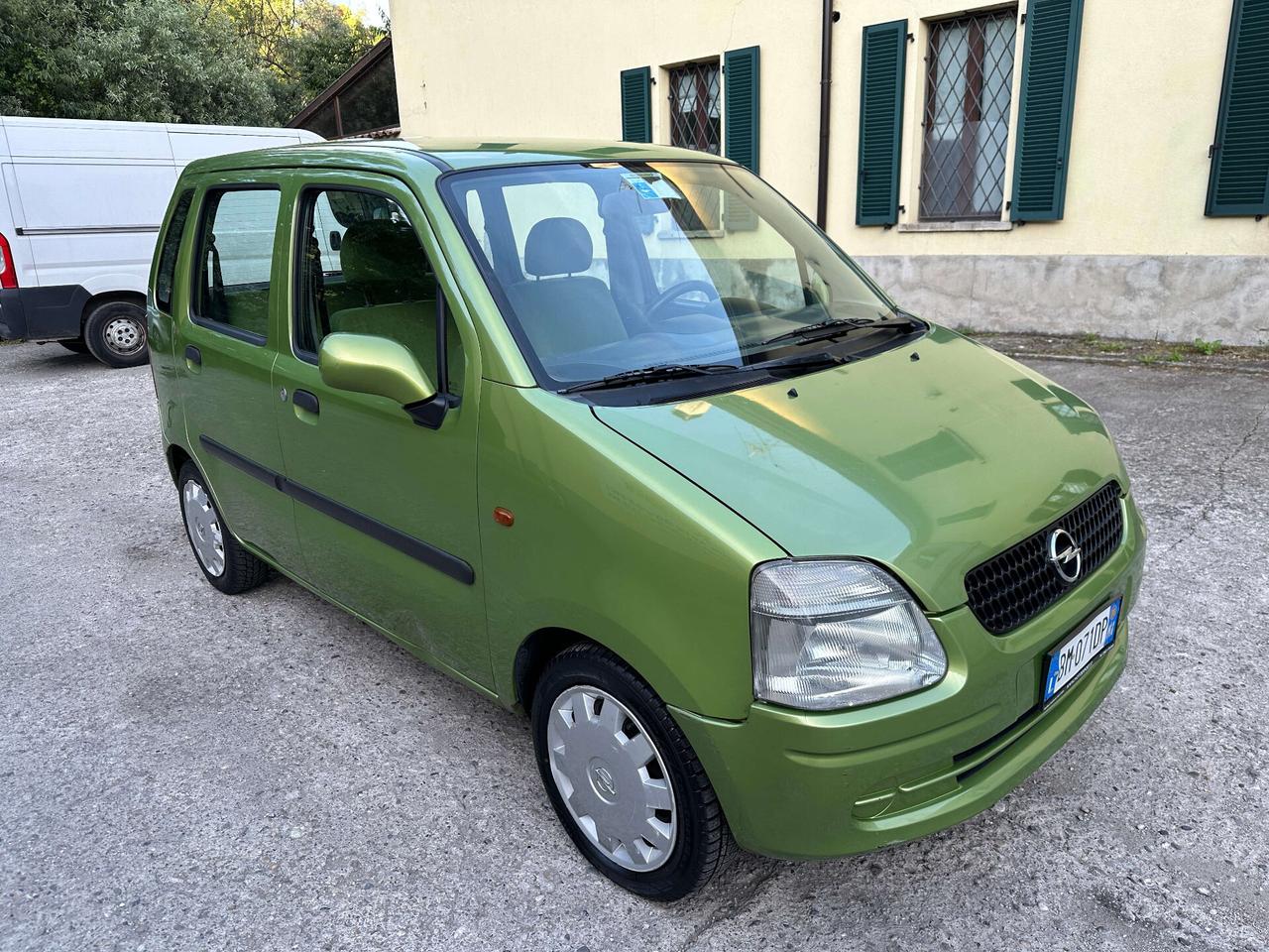 Opel Agila 1.2 16V Comfort