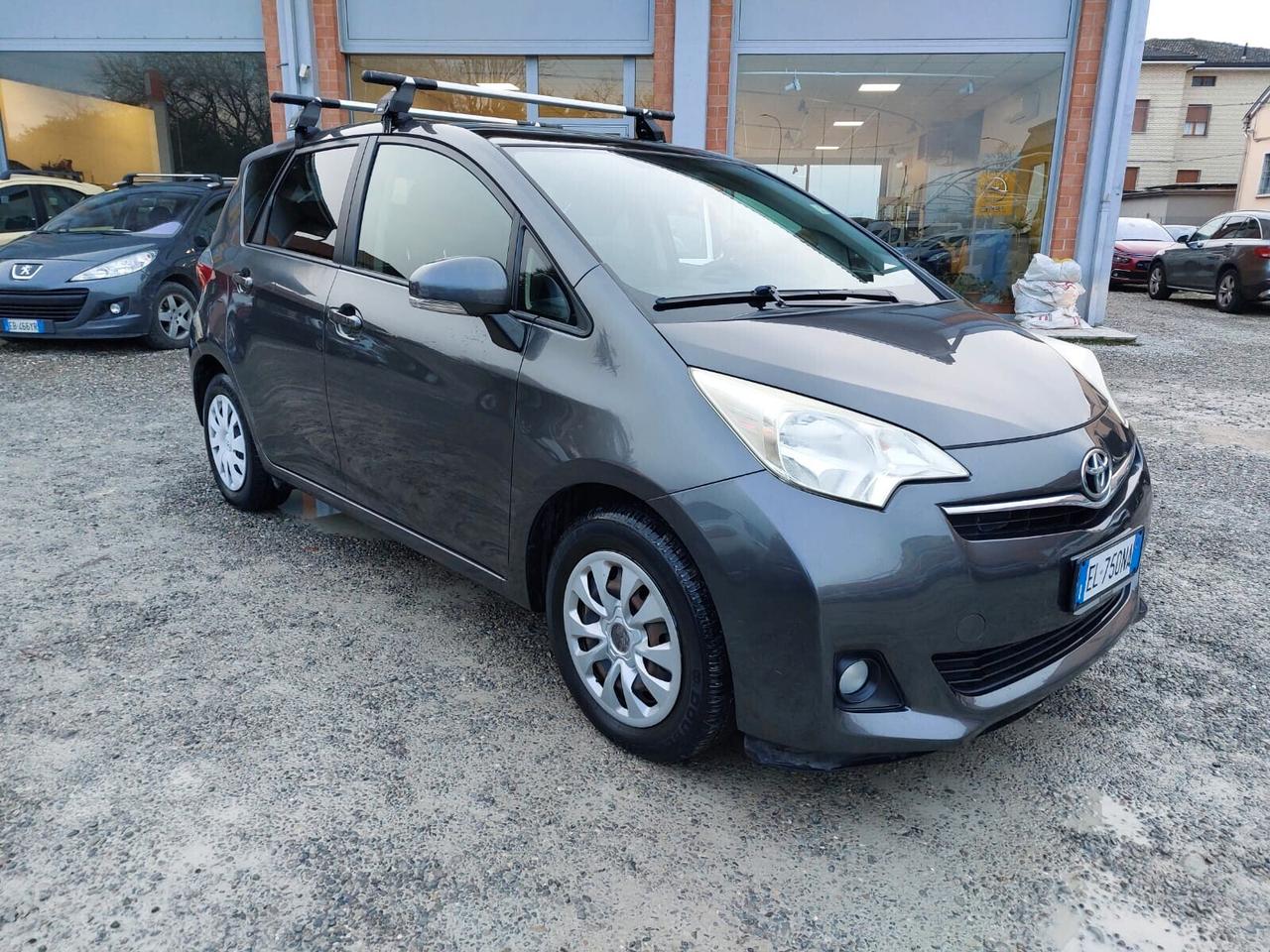 Toyota Verso-S 1.3 MT Lounge TENUTA BENISSIMO