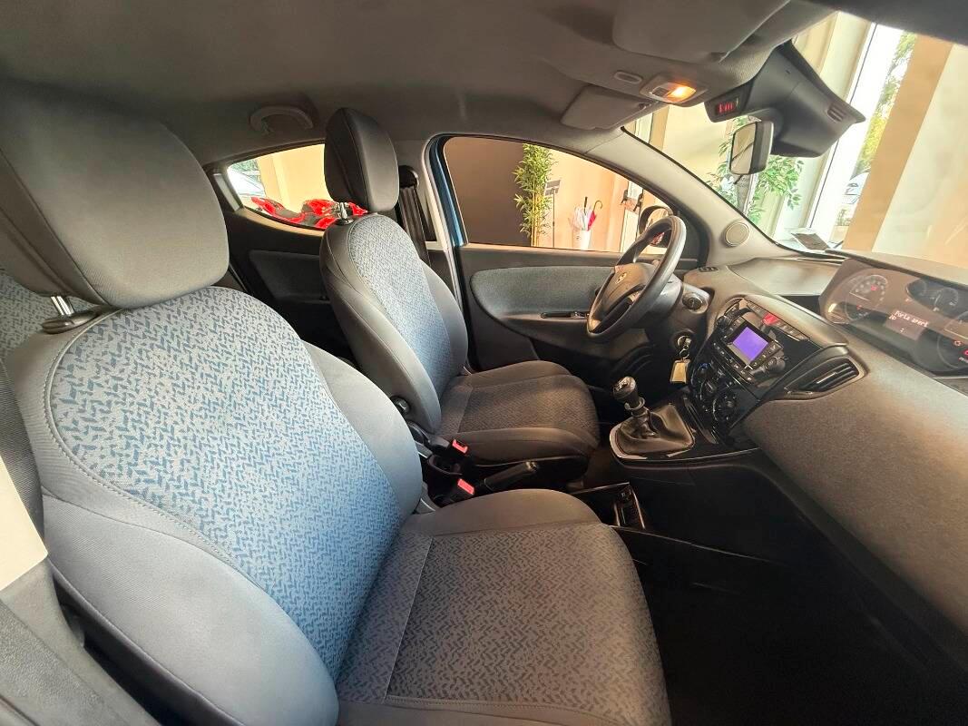 Lancia Ypsilon III 1.0 firefly hybrid Silver Plus s&s 70cv
