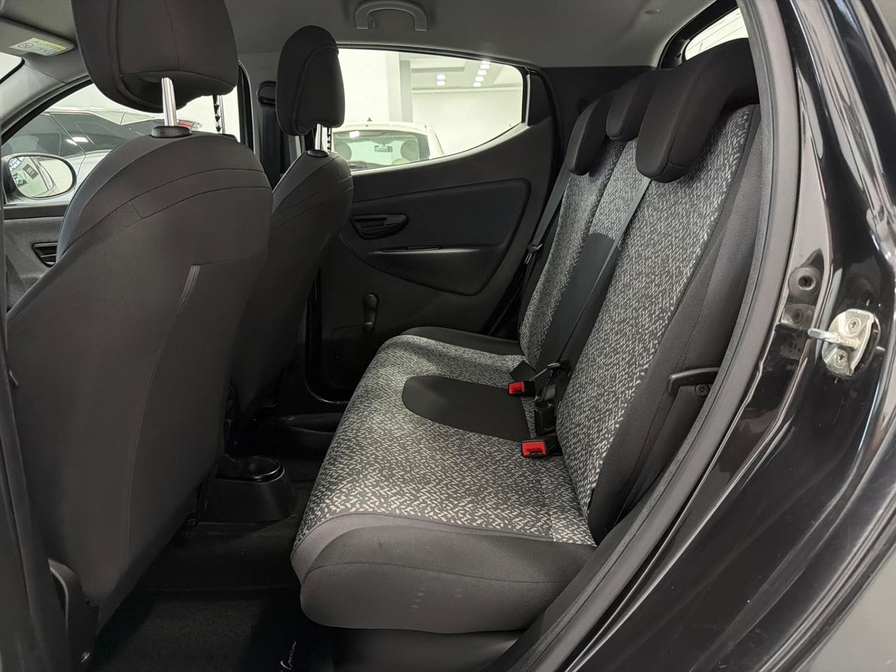 Lancia Ypsilon 1.2 69 CV 5 porte GPL Ecochic Black and Noir