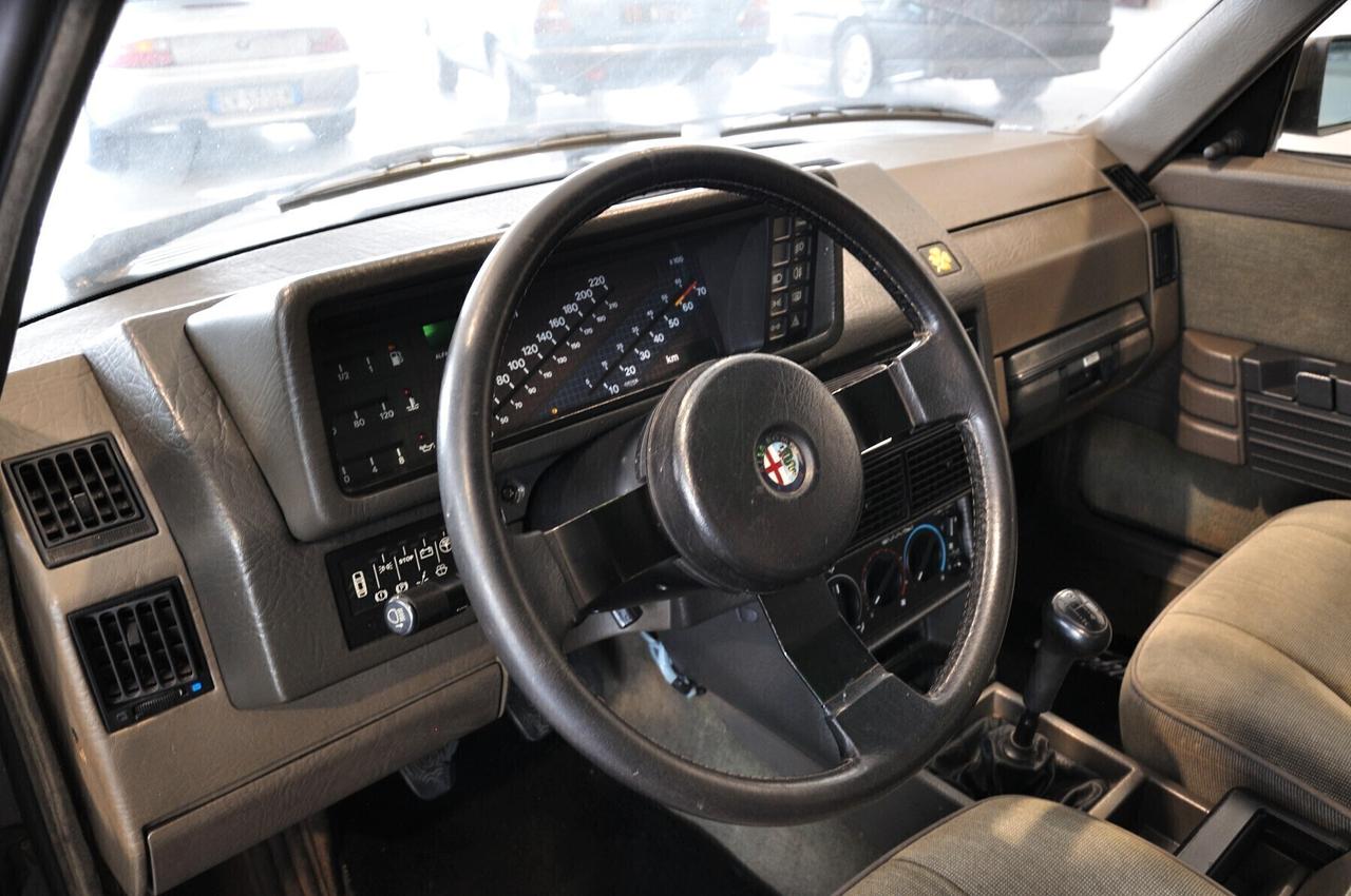 Alfa Romeo 90 2.5i V6 Quadrif. Oro, Clima, quadro digitale