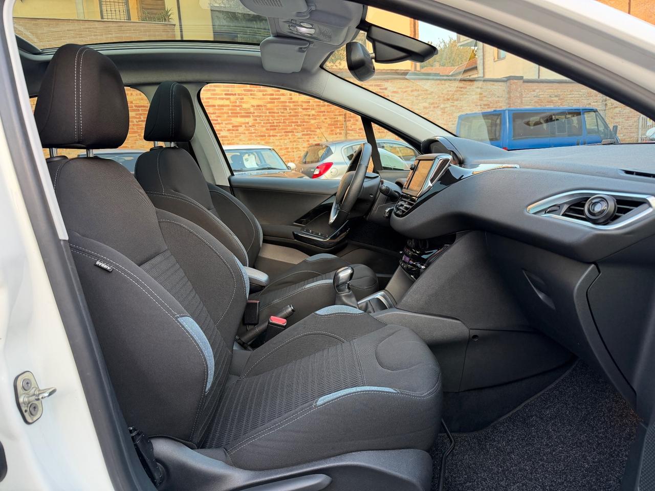 Peugeot 208 PureTech 82 5 porte Allure