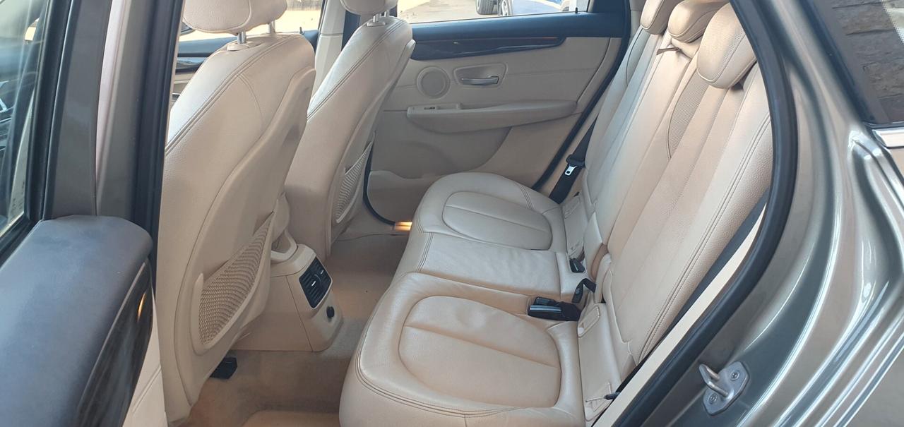 Bmw 2er Active Tourer 218d Luxury