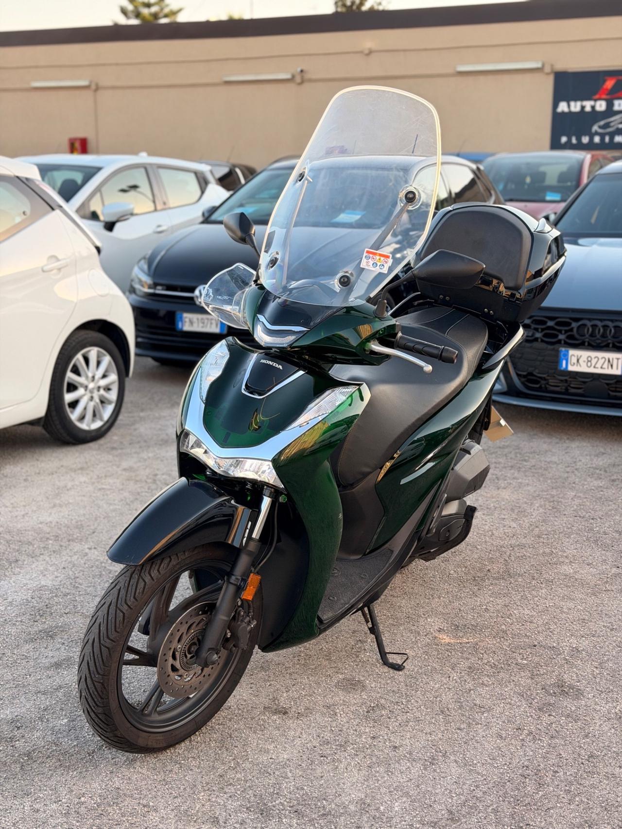 Honda SH 125 VETRO FINANZIAMENTO IN SEDE
