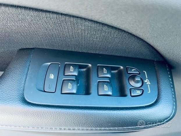 VOLVO V60 D3 Geartronic COCKPIT- CARPLAY