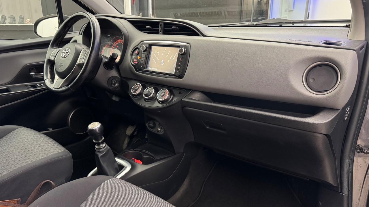 Toyota Yaris 1.4 D-4D 5 porte Lounge-2015